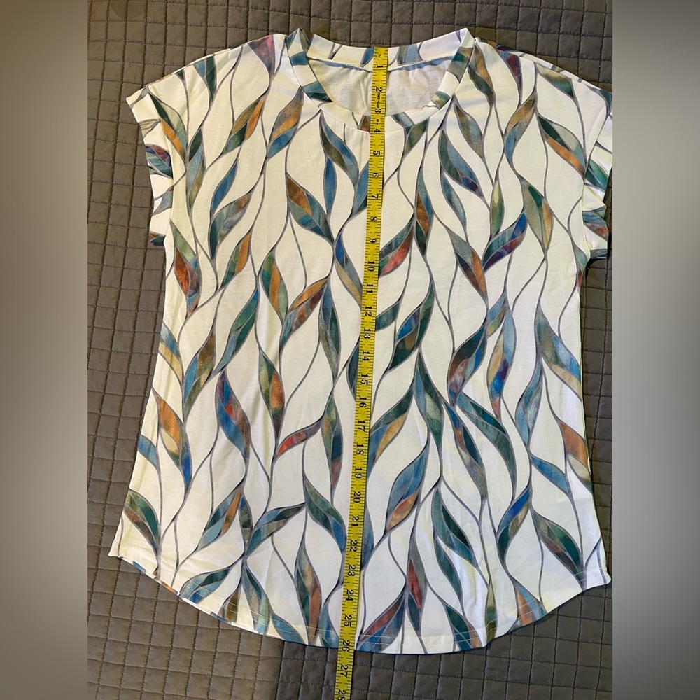 NWOT Multicolor Leaf Pattern Women's Top - Picture 5 of 5
